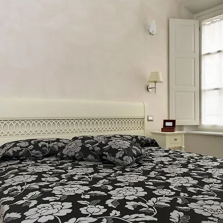 Relais Dei Mercanti And Bed & Breakfast Pisa